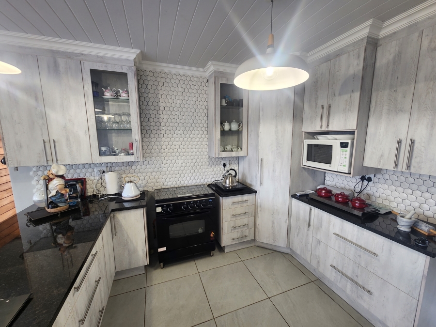 3 Bedroom Property for Sale in Dana Bay Western Cape